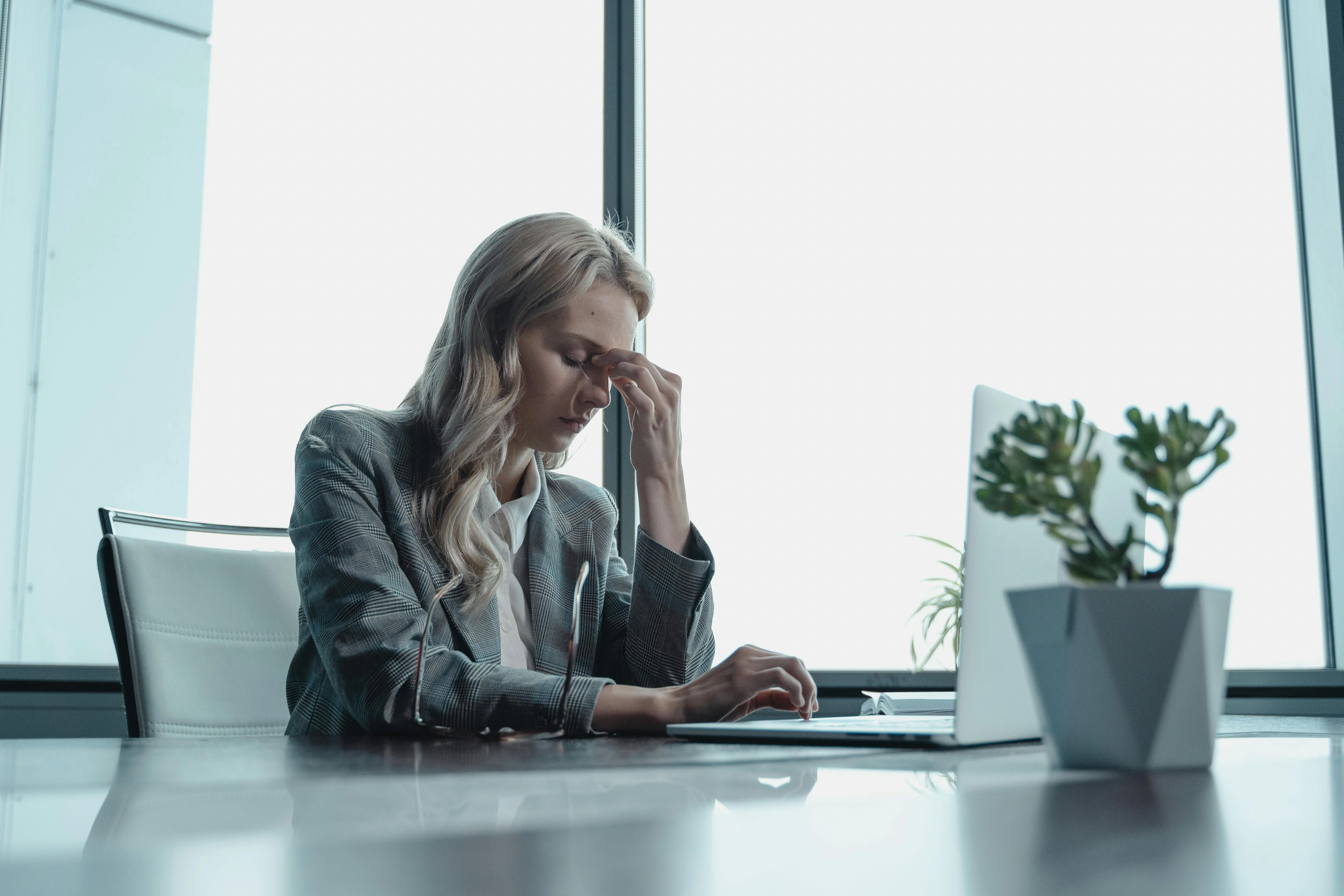 Eviter le burn out féminin : repenser son environnement de travail
